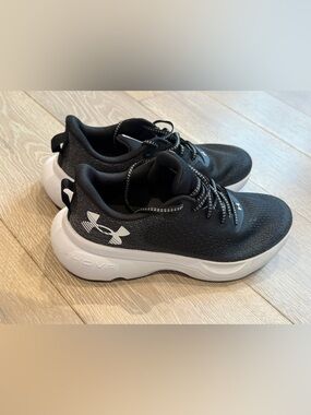 Under Armour Black & White Infinite Running Shoes